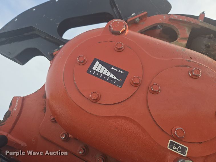 image for item ER5073 2018 Ditch Witch RT125 Quad vibratory cable plow