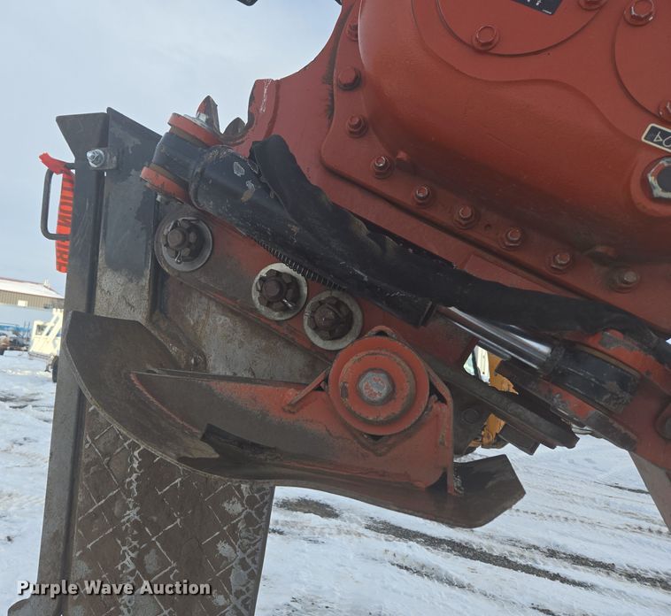 image for item ER5073 2018 Ditch Witch RT125 Quad vibratory cable plow