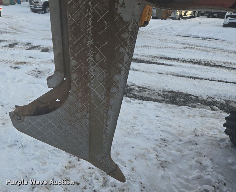 image for item ER5073 2018 Ditch Witch RT125 Quad vibratory cable plow