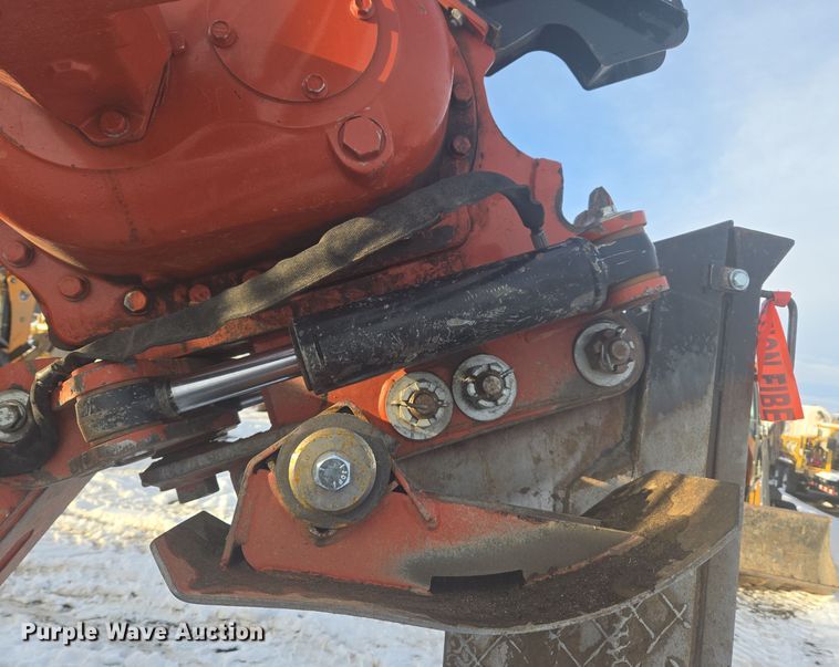 image for item ER5073 2018 Ditch Witch RT125 Quad vibratory cable plow