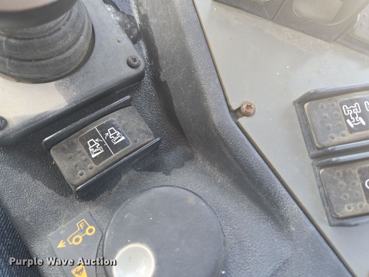 image for item ER5073 2018 Ditch Witch RT125 Quad vibratory cable plow