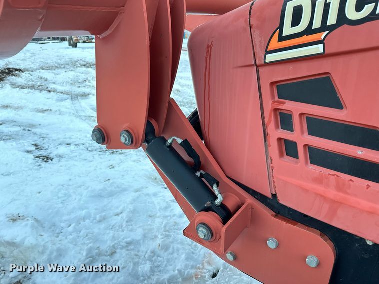 image for item ER5074 2013 Ditch Witch RT80 Quad vibratory cable plow