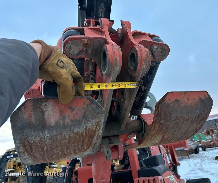 image for item ER5074 2013 Ditch Witch RT80 Quad vibratory cable plow