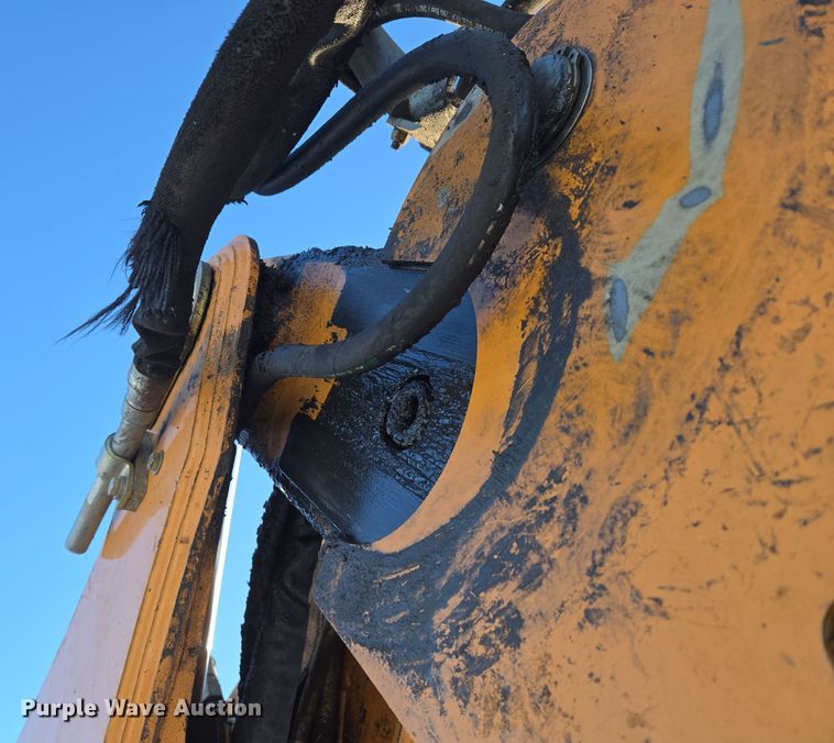 image for item ER5077 2015 Case 580 Super N backhoe