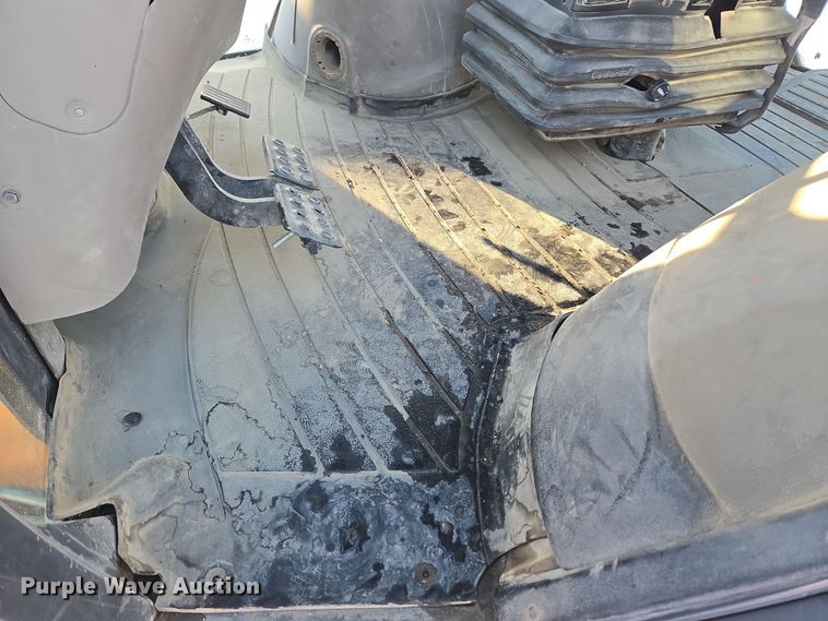 image for item ER5077 2015 Case 580 Super N backhoe