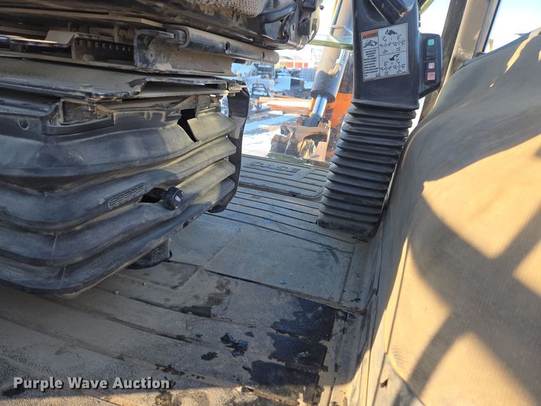 image for item ER5077 2015 Case 580 Super N backhoe