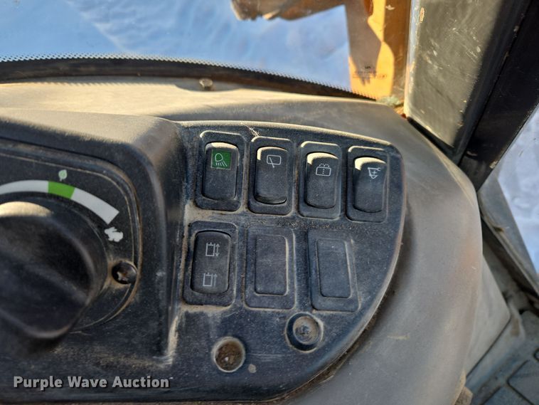 image for item ER5077 2015 Case 580 Super N backhoe