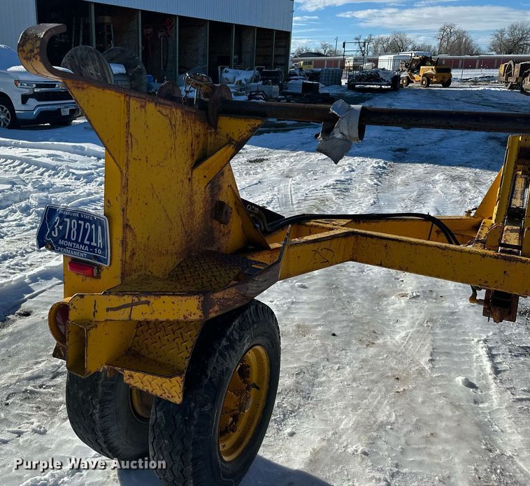 image for item ER5081 1972 CAB reel trailer