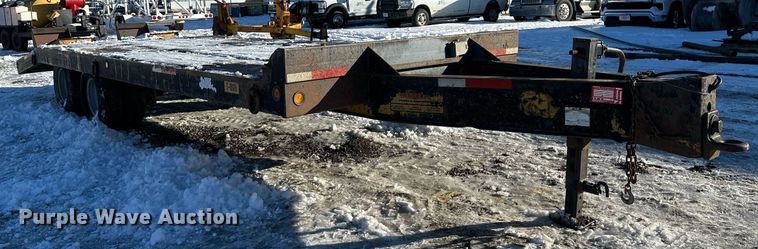 image for item ER5083 2001 Eager Beaver equipment trailer