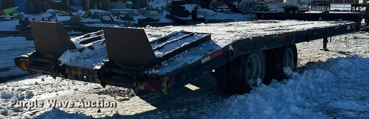 image for item ER5083 2001 Eager Beaver equipment trailer