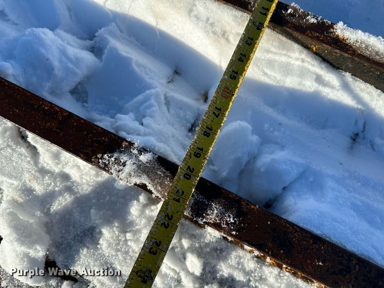 image for item ER5083 2001 Eager Beaver equipment trailer