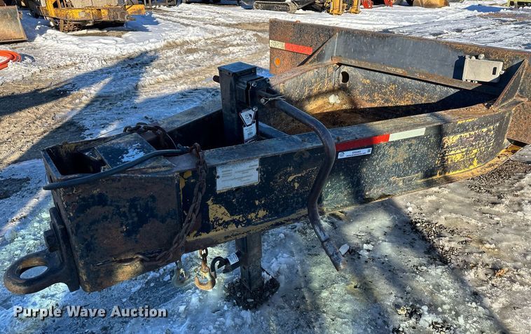 image for item ER5083 2001 Eager Beaver equipment trailer