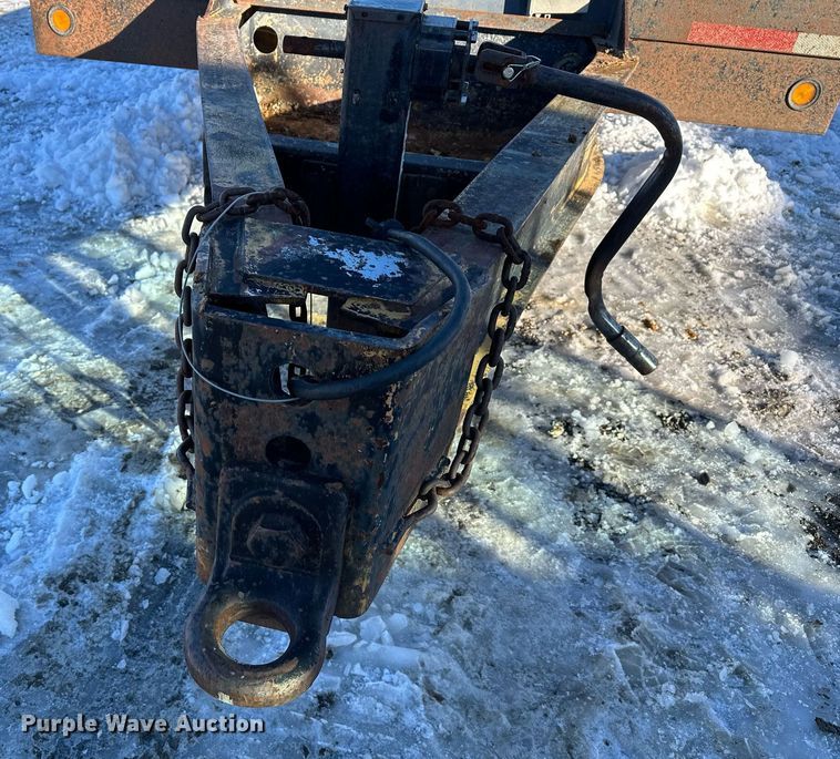 image for item ER5083 2001 Eager Beaver equipment trailer