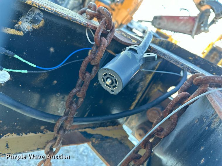 image for item ER5083 2001 Eager Beaver equipment trailer