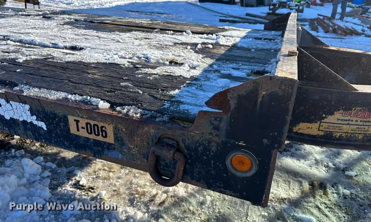 image for item ER5083 2001 Eager Beaver equipment trailer