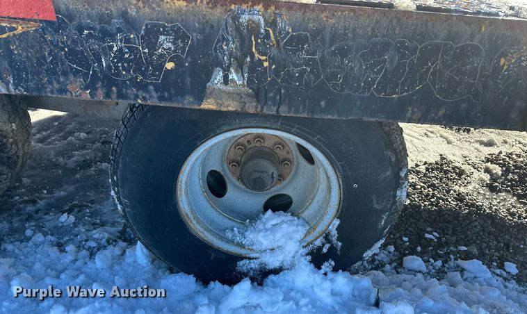 image for item ER5083 2001 Eager Beaver equipment trailer