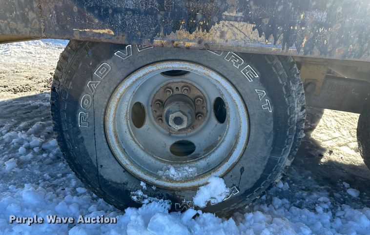 image for item ER5083 2001 Eager Beaver equipment trailer