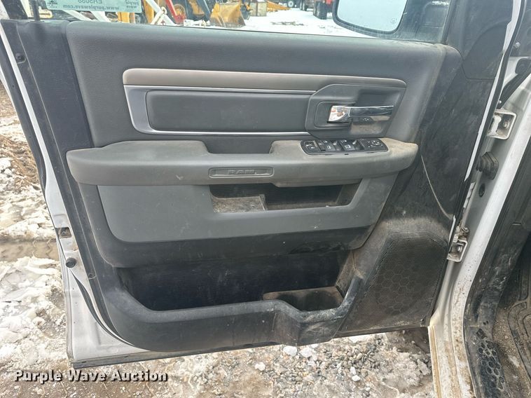 image for item ER5088 2016 Dodge Ram 1500 Quad Cab pickup truck