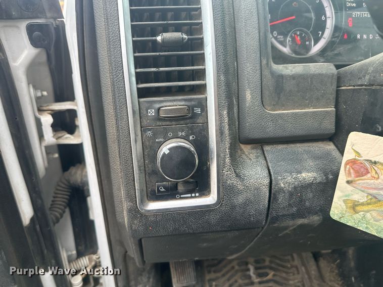 image for item ER5088 2016 Dodge Ram 1500 Quad Cab pickup truck