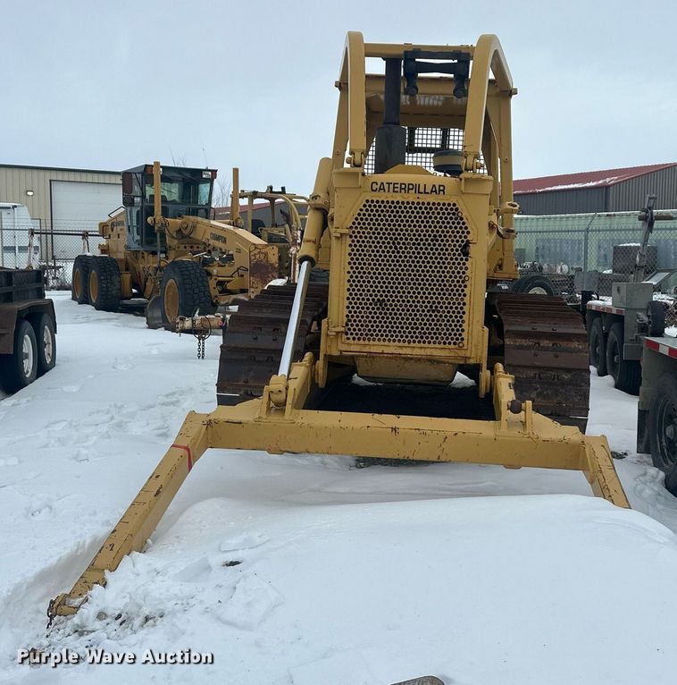 image for item ER5089 1981 Caterpillar D6D cable plow