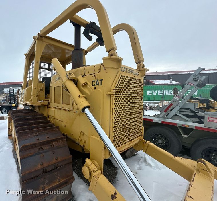 image for item ER5089 1981 Caterpillar D6D cable plow