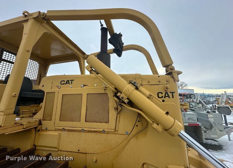 image for item ER5089 1981 Caterpillar D6D cable plow