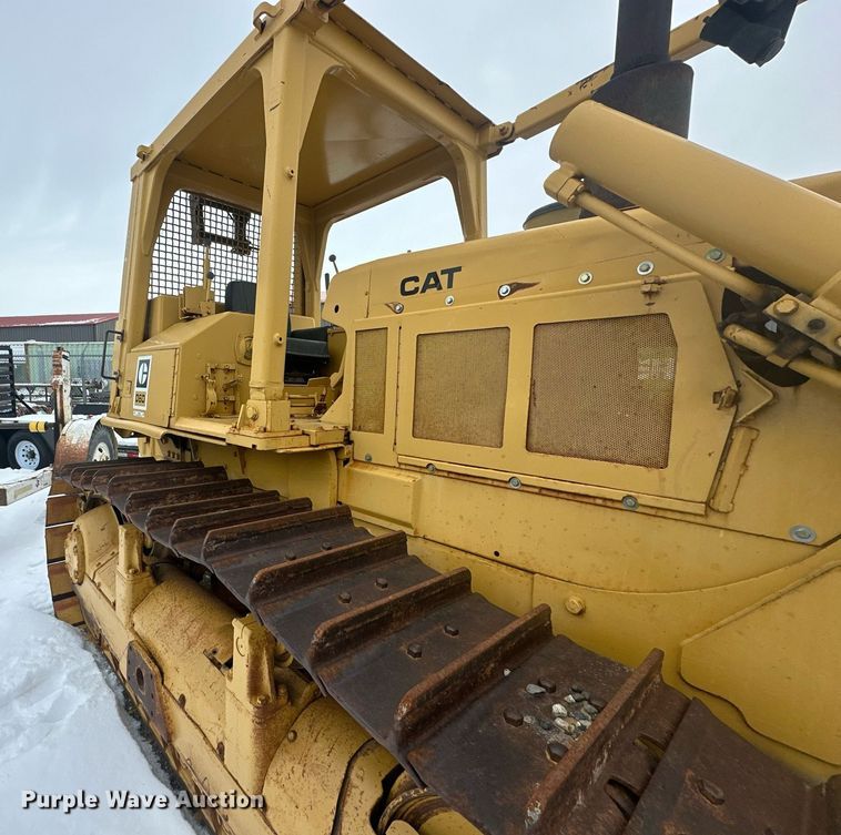 image for item ER5089 1981 Caterpillar D6D cable plow