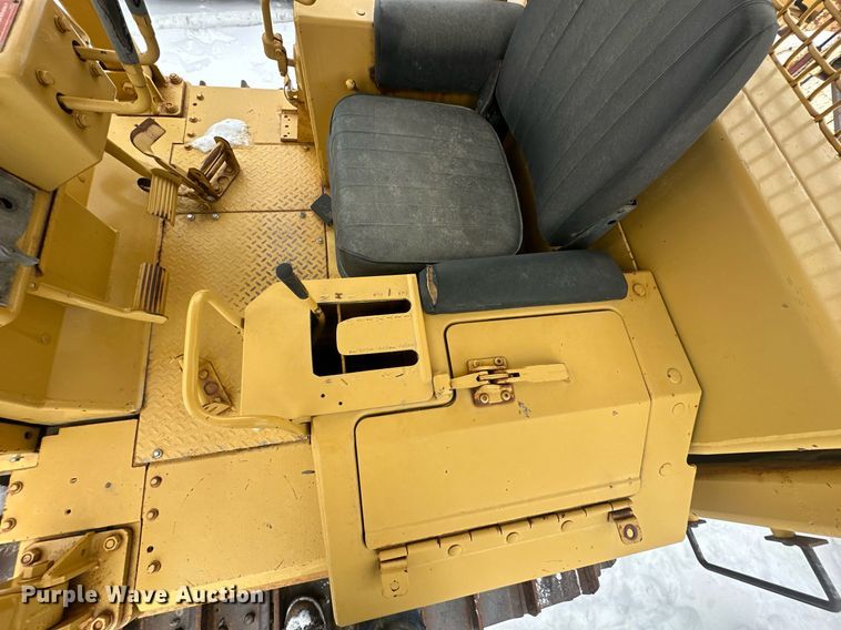 image for item ER5089 1981 Caterpillar D6D cable plow