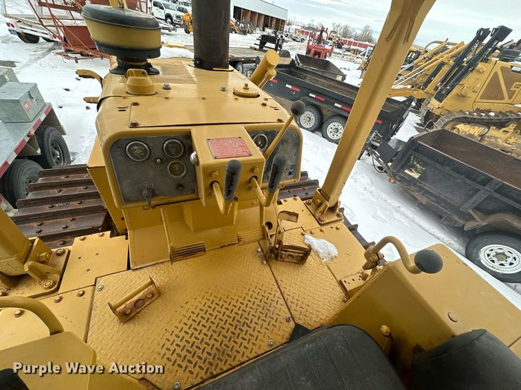 image for item ER5089 1981 Caterpillar D6D cable plow