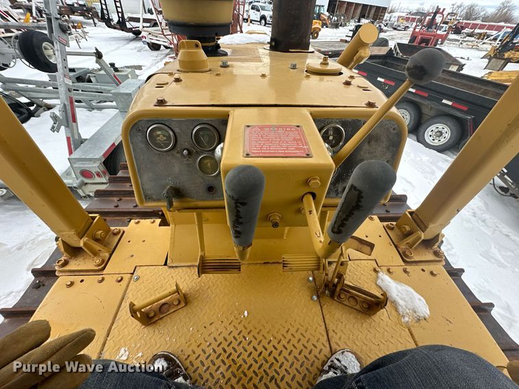 image for item ER5089 1981 Caterpillar D6D cable plow