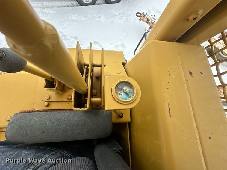 image for item ER5089 1981 Caterpillar D6D cable plow