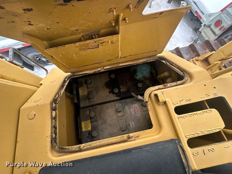 image for item ER5089 1981 Caterpillar D6D cable plow