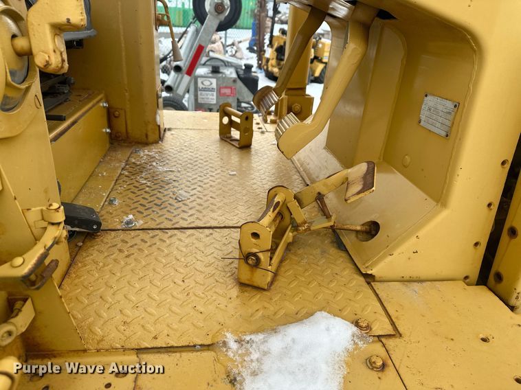 image for item ER5089 1981 Caterpillar D6D cable plow