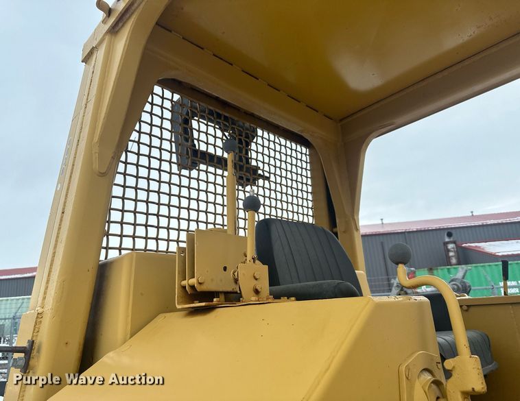 image for item ER5089 1981 Caterpillar D6D cable plow