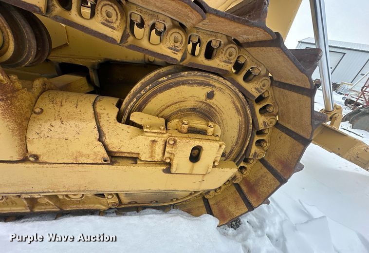 image for item ER5089 1981 Caterpillar D6D cable plow