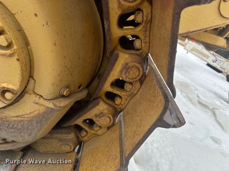 image for item ER5089 1981 Caterpillar D6D cable plow