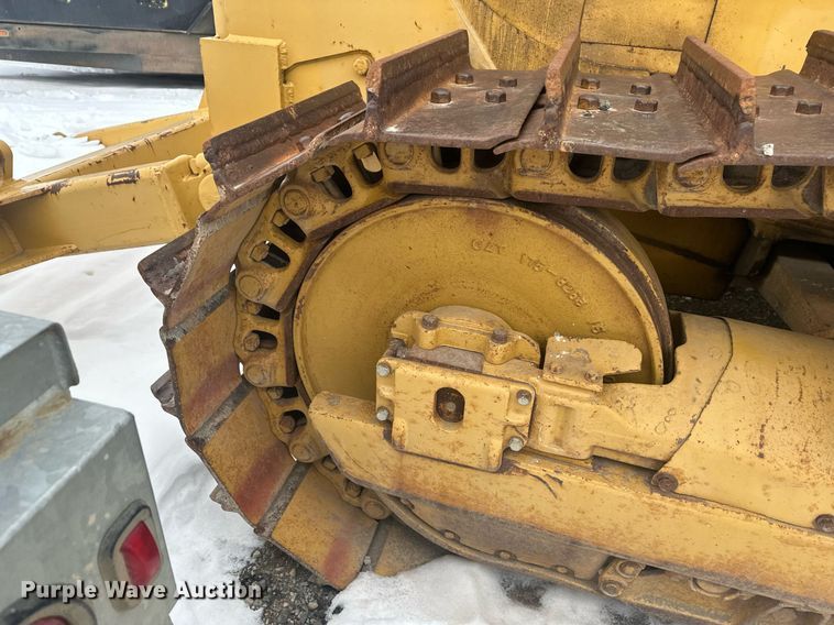 image for item ER5089 1981 Caterpillar D6D cable plow