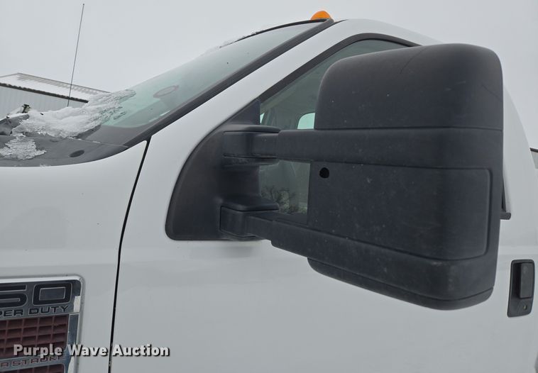image for item ER5092 2008 Ford F550 Super Duty XL truck cab and chassis