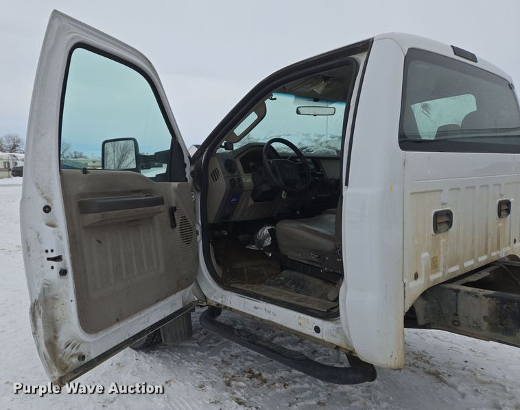 image for item ER5092 2008 Ford F550 Super Duty XL truck cab and chassis