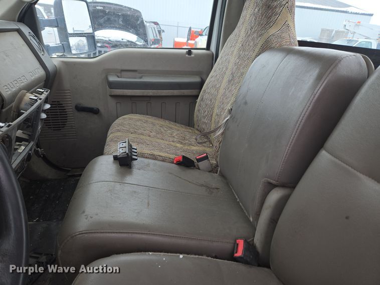 image for item ER5092 2008 Ford F550 Super Duty XL truck cab and chassis