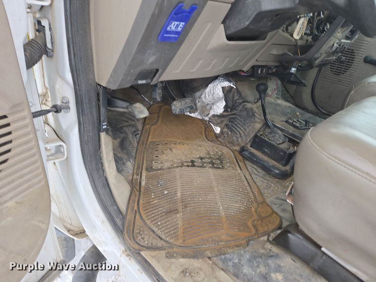 image for item ER5092 2008 Ford F550 Super Duty XL truck cab and chassis