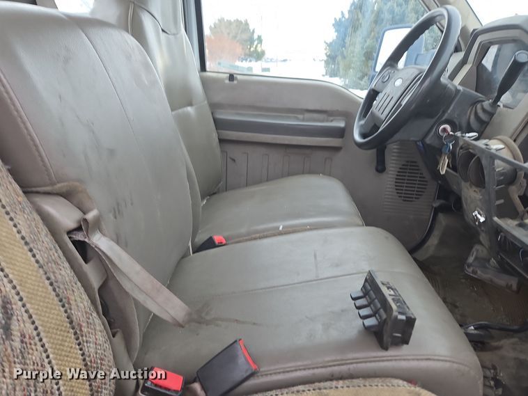 image for item ER5092 2008 Ford F550 Super Duty XL truck cab and chassis