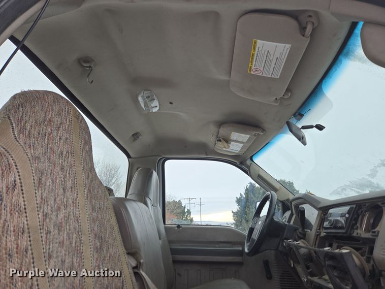 image for item ER5092 2008 Ford F550 Super Duty XL truck cab and chassis