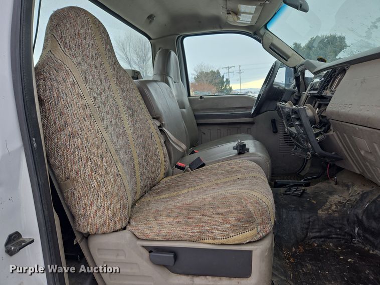 image for item ER5092 2008 Ford F550 Super Duty XL truck cab and chassis