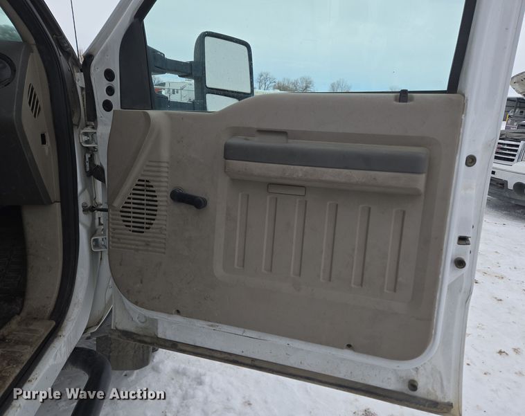 image for item ER5092 2008 Ford F550 Super Duty XL truck cab and chassis