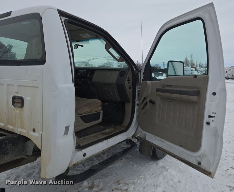 image for item ER5092 2008 Ford F550 Super Duty XL truck cab and chassis