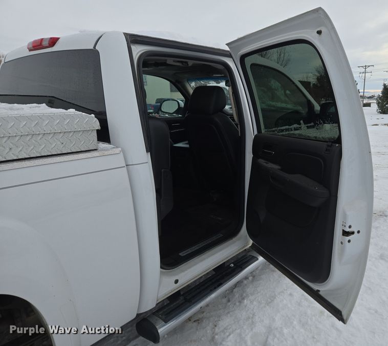 image for item ER5093 2011 GMC Sierra 1500 Crew Cab pickup truck
