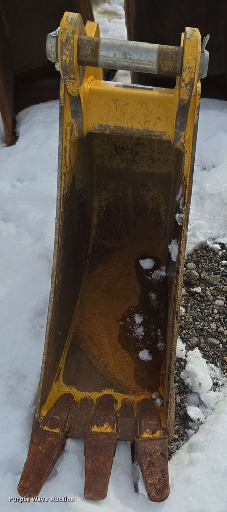 image for item ER5094 John Deere backhoe bucket