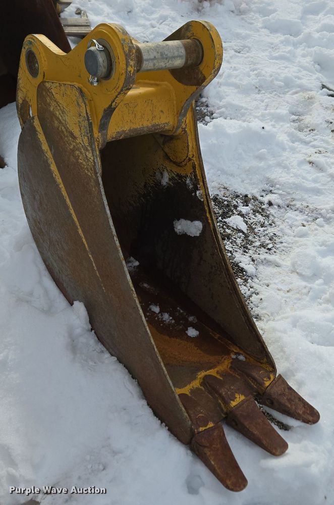 image for item ER5094 John Deere backhoe bucket
