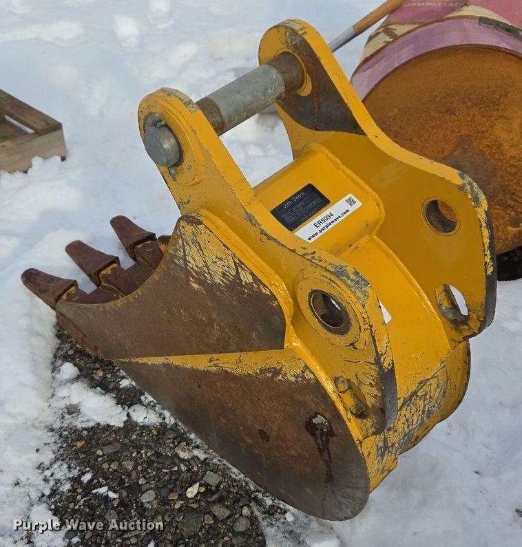 image for item ER5094 John Deere backhoe bucket